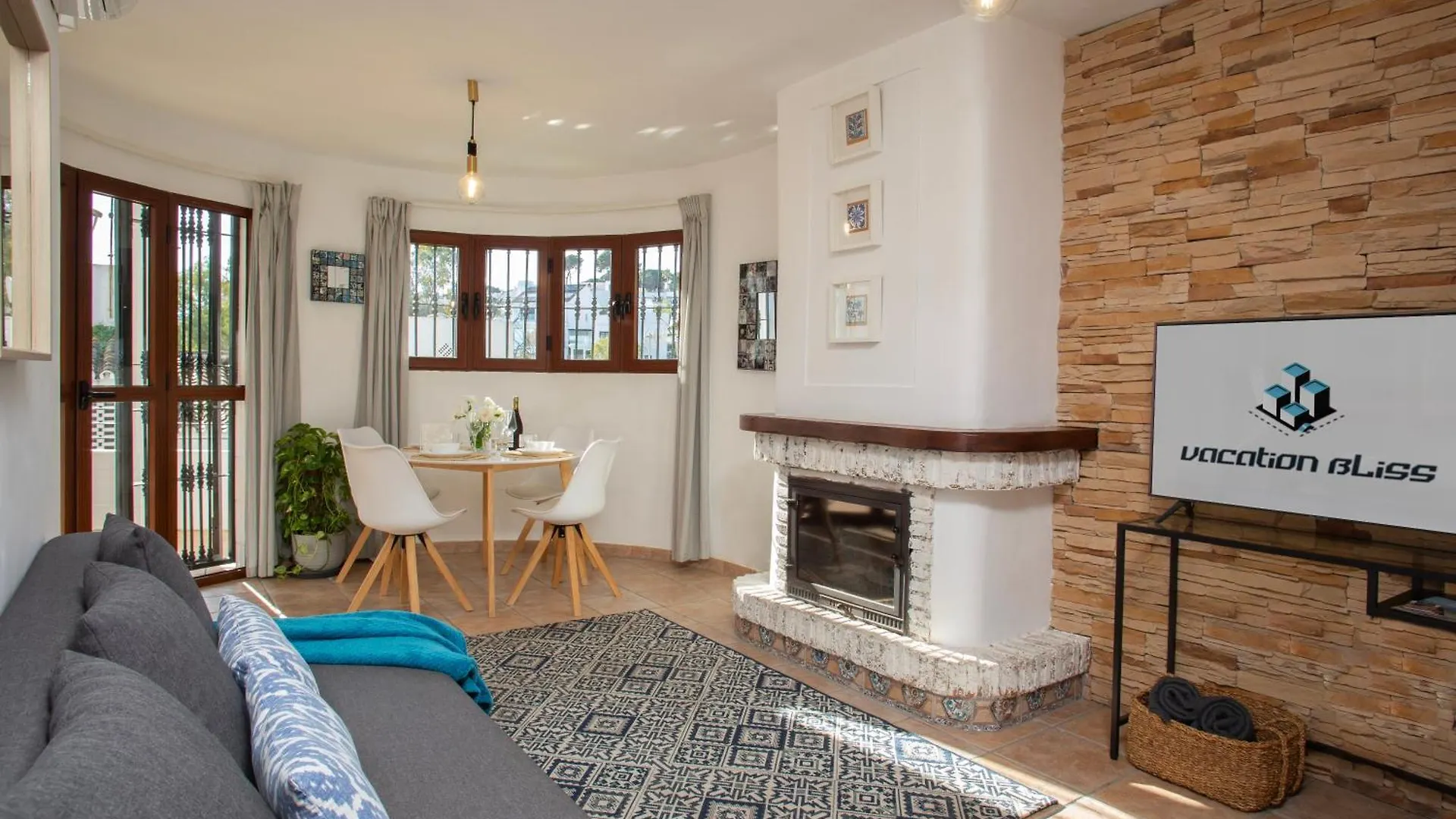 Apartament Beachside Apt Remote Work, Yearround Pool Benalmádena