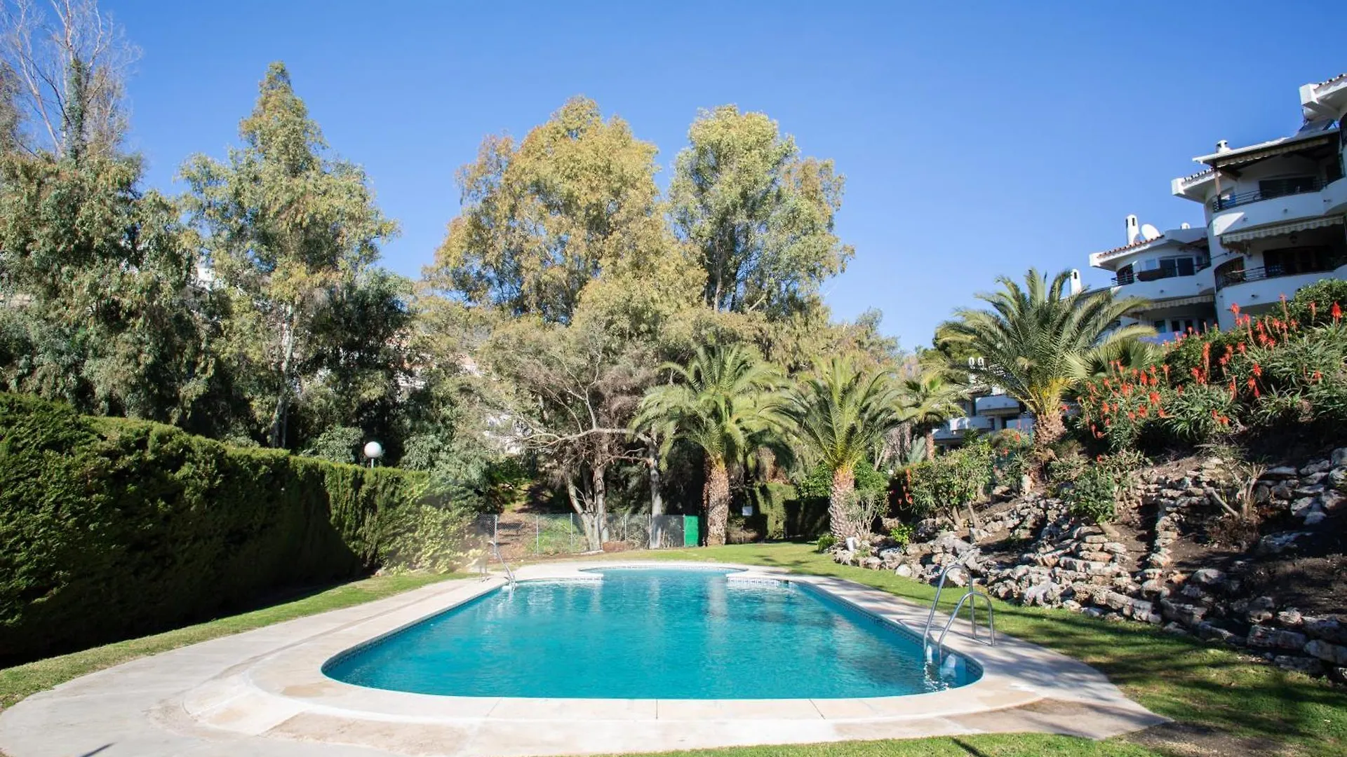 Beachside Apt Remote Work, Yearround Pool Benalmádena Appartamento